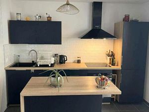 T2 au pieds du tramway avec parking