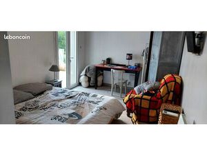 Grande chambre à louer