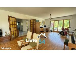 Propriété 11 pièces 335 m²