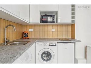 T1 bis meublé refait à neuf avec accès privatif – Hyper centre d’Angers