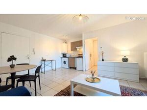 T2 meublé à Florange  parking  terrasse  résidence récente sécurisée