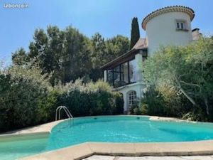 Studio a louer entièrement renové