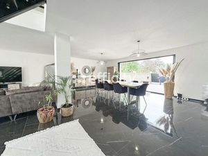 Maison 7 pièces - 212 m²
