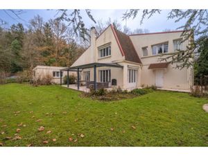 Maison 7 pièces - 236 m²