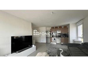 BONNEVILLE : T3 loué avec terrasse sud + 2 stationnements privatifs