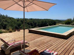 Propriété de campagne avec 5 gites  piscine et vue sur les Pyrénées