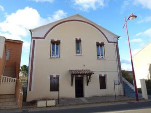 Plaissan maison au centre climatisée.
