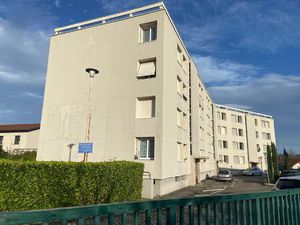 Appartement T3 à louer au coeur de Pont-Evêque