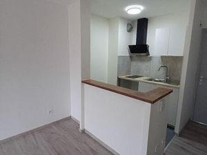 Location Appartement 1 pièce 27m² MILLAU 12100