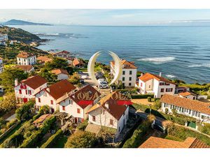 BIDART / PARLEMENTIA - Maison avec deux logements  situation exceptionnelle.