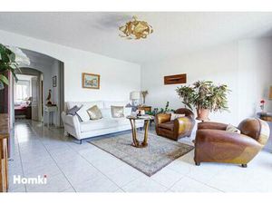 Appartement T4  Terrasse vue mer et port  un garage  une cave  sans vis-à-vis