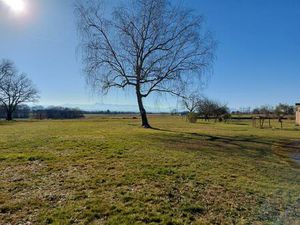 A 15 km à l'Est de Morlaas  Grange à aménager sur Terrain à bâtir 2 591 m²  semi-viabilisé