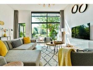 **RARE: DANS RÉSIDENCE SÉCURISÉE MAISON 5 PIÈCES AVEC JARDIN**