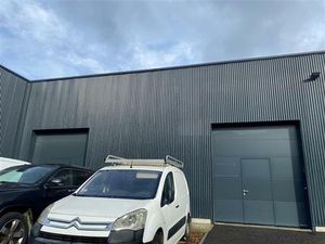 Location local d'activités MERIGNAC 155 m²