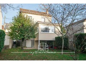 Maison 1930 avec extension moderne  jardin intime et garage