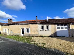 Maison 2 pièces 56 m² à vendre / acheter savigné 86400 ? | ERA Immobilier