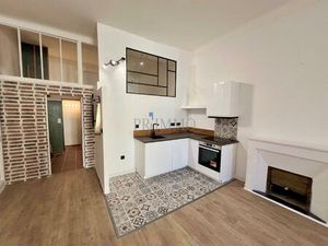 Grand T1 de 47 m2  avec une chambre  Fréjus Centre Historique  premier étage