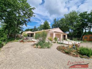 A régusse  villa de plain pied de 105m2 sur 1680m2 de terrain