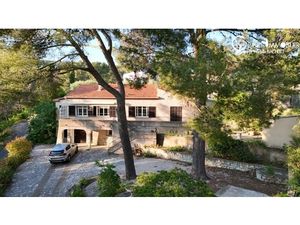 Villa T4 avec grand séjour de 40 m² avec très jolie vue collines