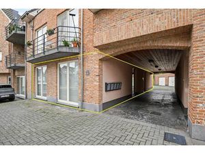 Gelijkvloers appartement met staanplaats  in centrum Berlare.