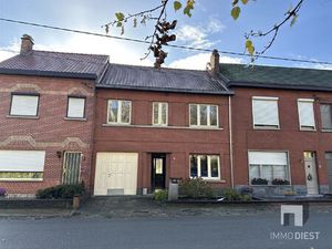 Woning met 3 slpks  garage en grote tuin. Vlakbij station Diest gelegen.