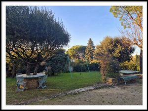 VILLA PLAIN PIED DANS UN BEL ENVIRONNEMENT AVEC PISCINE
