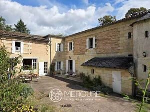 Château à vendre à Saint-Émilion : 850 000€ | 700m²