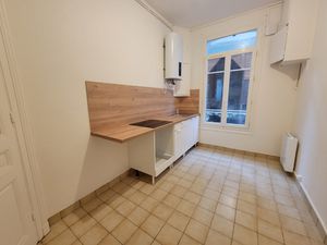 T2 REZ- DE-CHAUSSEE- UNIVERSITE