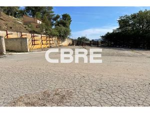 A louer terrain clos de 2400 m² pour stockage à La Roquette