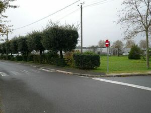 Vente property.type.service 3466 m² Châteaubernard (16100)