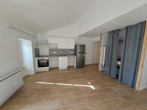 Location appartement 1 pièce 50 m² à Saint-Jean-d'Angély (17400)