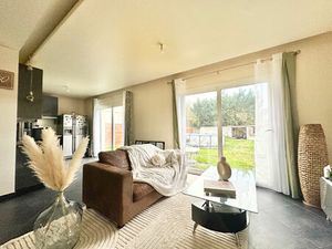 Vente maison 4 pièces  128.00m²  Champs