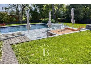 Maison à vendre 8 Pièces 320 m2 Sauverny PAYS DE GEX - 2 200 000 €