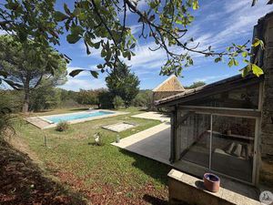 Maison de campagne  2 gîtes  piscine  14ha