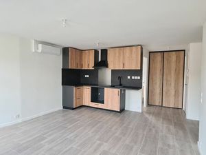 Location appartement 4 pièces 66 m² à Loriol-sur-Drôme (26270)