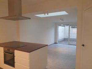 Instapklaar  duurzaam afgewerkt appartement te huur in Sint-Amandsberg