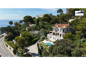 Villa pied dans l'eau avec vue panormaic