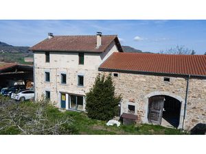 Vente ferme 5 pièces 190 m² à Billom (63160)  340 000 €