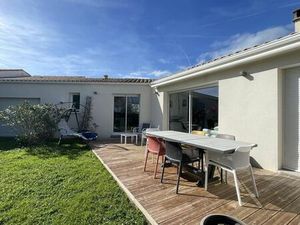 Maison de luxe de 7 pièces en vente à Dompierre-sur-Mer  France