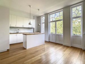 Penthouse à louer avec terrasse et 3 chambres   Ixelles (VBD60138)