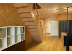 BUREAUX MODERNES ET RÉNOVÉS À METEREN - VISIBILITÉ OPTIMALE