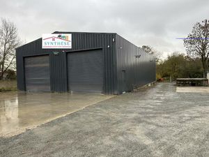 Batiment De 400M2 Et Environ 6500 M2 Constructible En Zone Commercial