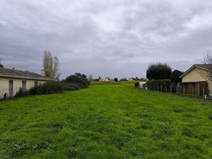 Annonce vente terrain terrain de 1610m2 à Saint-germain-du-puch (33750) - ParuVendu.fr ref