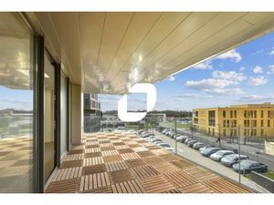 A LOUER  FACE AU METRO