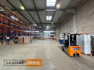 Entrepôt de 5479m²