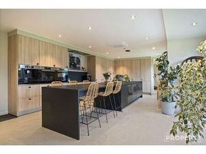 Huis te koop in Ooigem met 5 slaapkamers