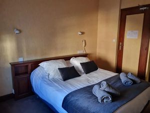 HOTEL  BAR  RESTAURANT 3 ETOILES - SECTEUR MONTARGIS et FORËT D'ORLEANS