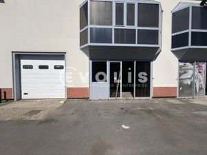 LOCAUX ACTIVITES A LOUER