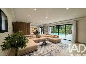 Vente Demeure d'exception Piscine à Nîmes (30000) : à vendre Piscine / 187m² Nîmes