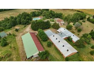 Ancienne exploitation agricole sur plus de 6 hectares